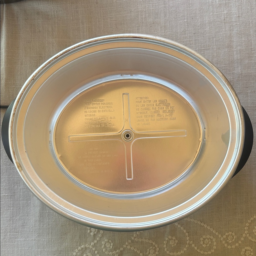 EUC 3-Quart Slow Cooker with Dial Control - Picture 3 of 12